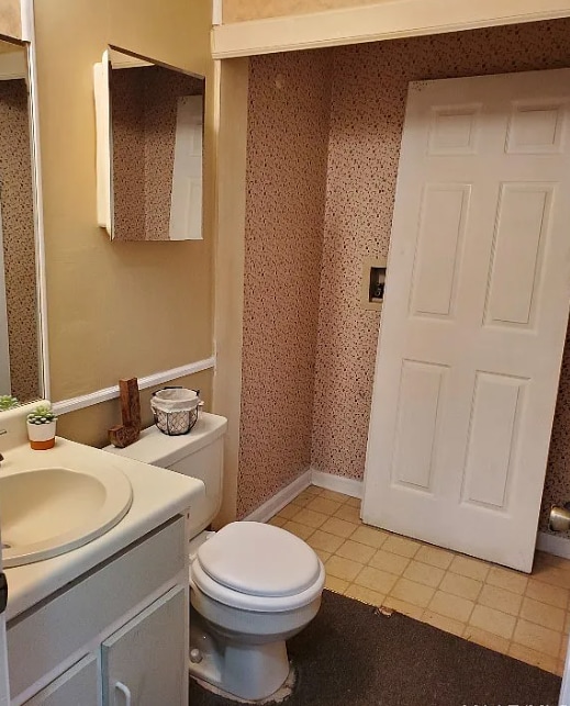 First Floor Bathroom + Laundry - 146 Woodfield Pl