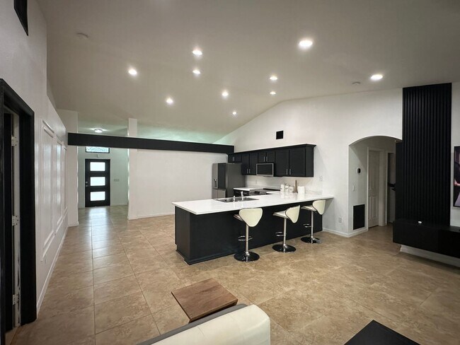 Building Photo - Modern 3-Bedroom Single-Family Home for Re...