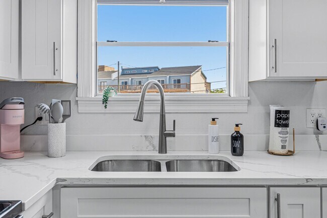 Building Photo - 334 Bluefish Dr