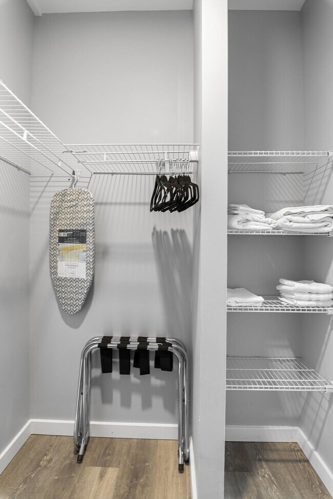 Building Photo - 95 Broadway-SI ID1240360P