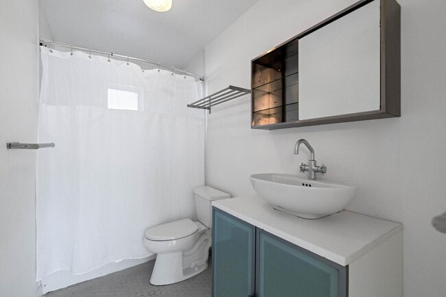 Building Photo - 4222 E Indianola Ave