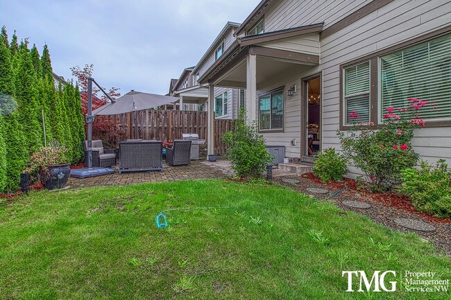 Building Photo - Spacious 4 BD Home with Private Backyard & Community Amenities!