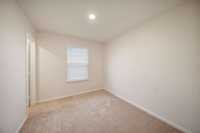 Building Photo - 14551 Maple Field Dr