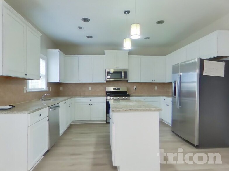 Building Photo - 3751 Lanier Dr