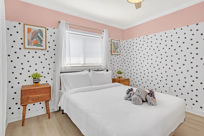 Building Photo - 571 Lee Dr