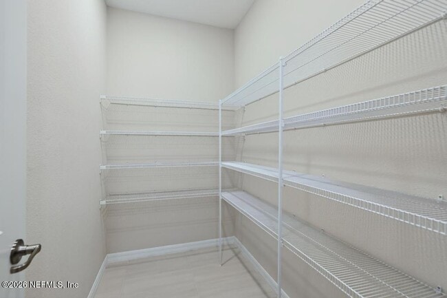 Building Photo - 3399 Kindlewood Dr