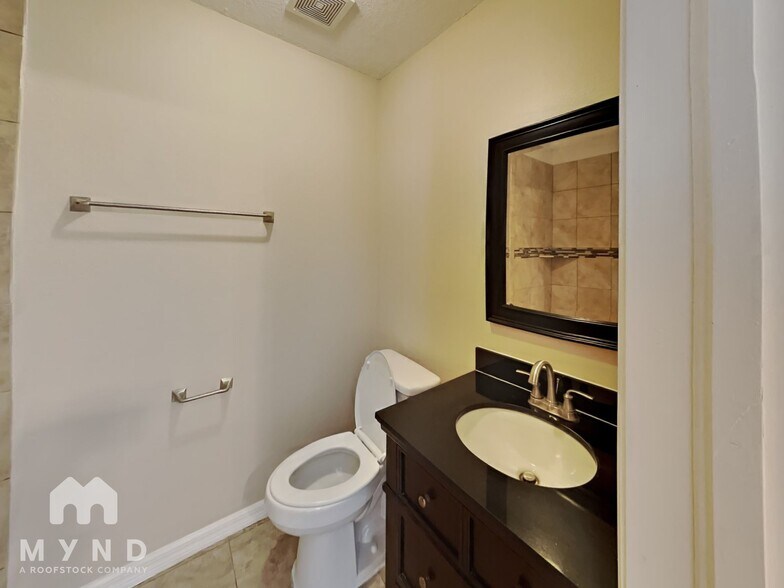 Building Photo - 3217 Spooner Dr