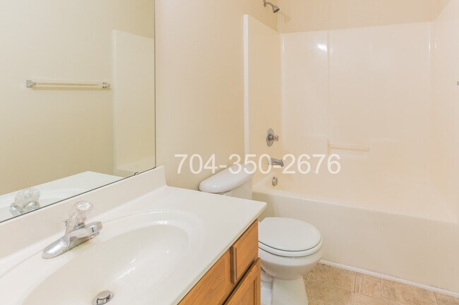 Building Photo - 1941 Pheasant Glen Rd