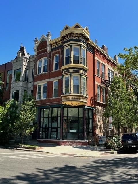 Building Photo - 651 N Paulina St