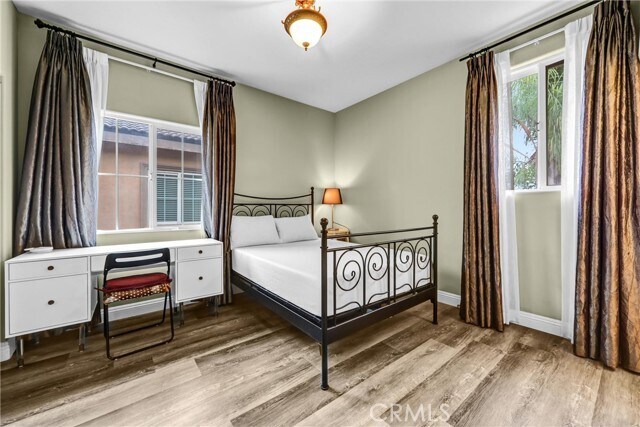 Building Photo - 5517 Welland Ave