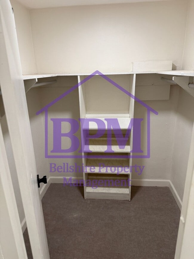 Building Photo - Modern 2 Bed, 2 Bath Condo in the Heart of...