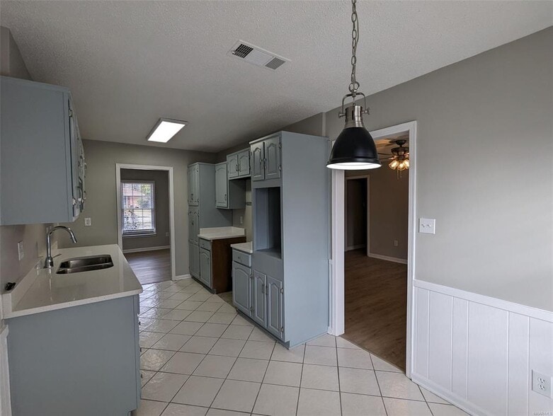 Building Photo - 2629 Old Orchard Ln