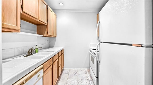 Building Photo - 355 S Madison Ave