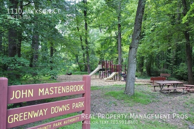 Building Photo - 1110 Jackson Ct