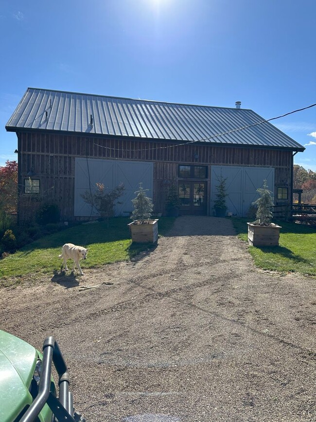 Building Photo - Barndominium on 14 Acres