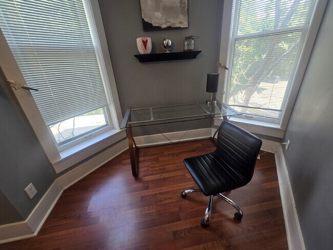 Building Photo - "2-Bed, 1-Bath apartment at South Brook Street, Louisville!"