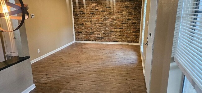 Building Photo - 8941 Gaylord Dr