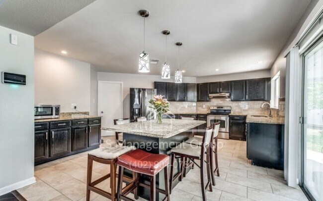 Building Photo - 7618 Van Ness Dr