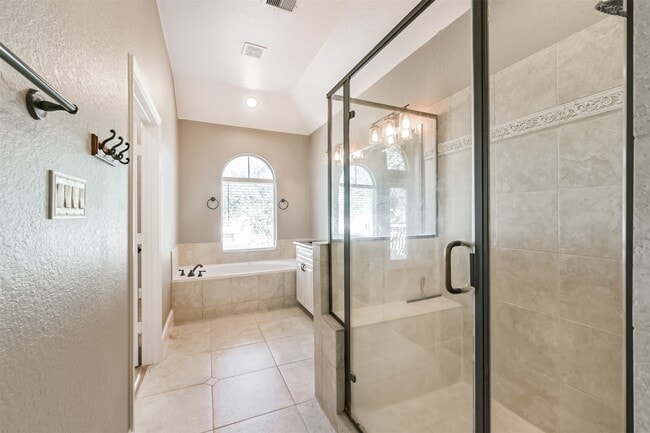 Building Photo - 340 Cage St