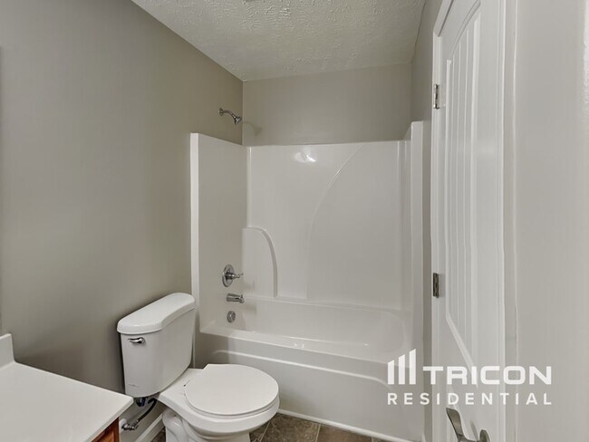Building Photo - 1809 Sunray Dr