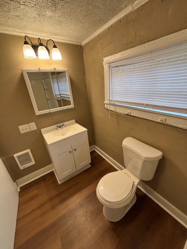 Building Photo - 467 Southport Rd