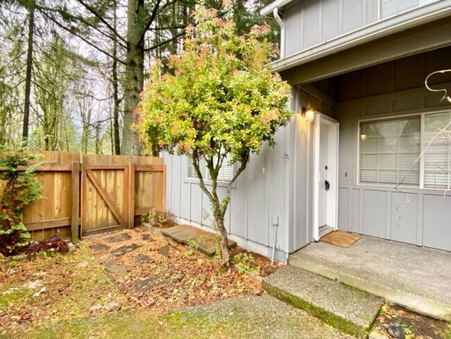 Building Photo - Quaint 2BR 1.5BA Condo in the Vineyards