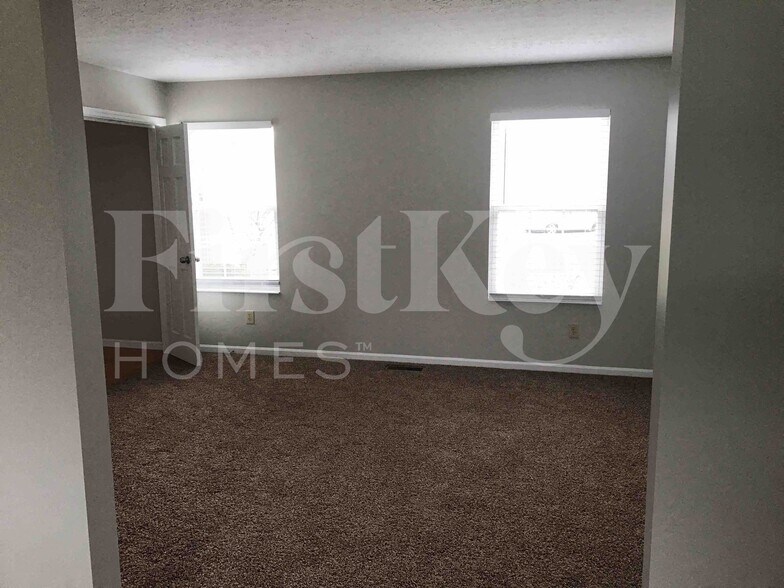 Building Photo - 3066 Blue Heron Dr