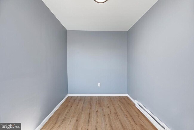 Building Photo - 2224 E Clearfield St