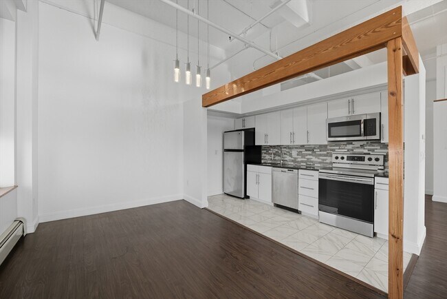 Building Photo - 15 E Park St