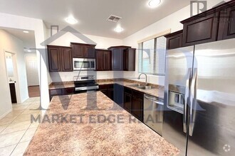 Building Photo - 3Bed/2.5Bath House w/ 2 Car Gar - Reems/Ca...