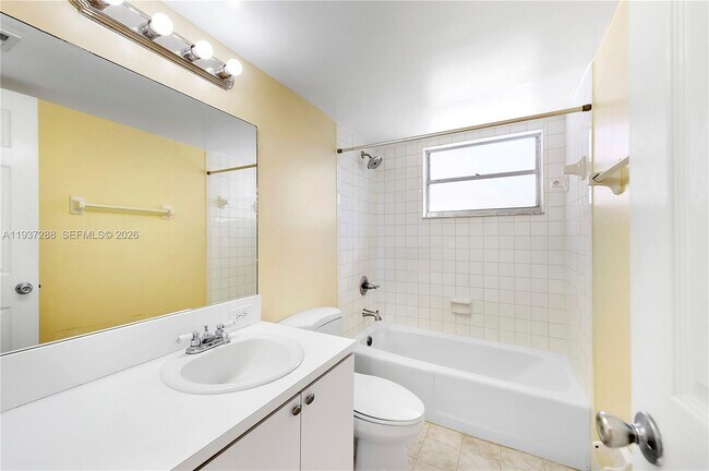 Building Photo - 1750 W 46th St