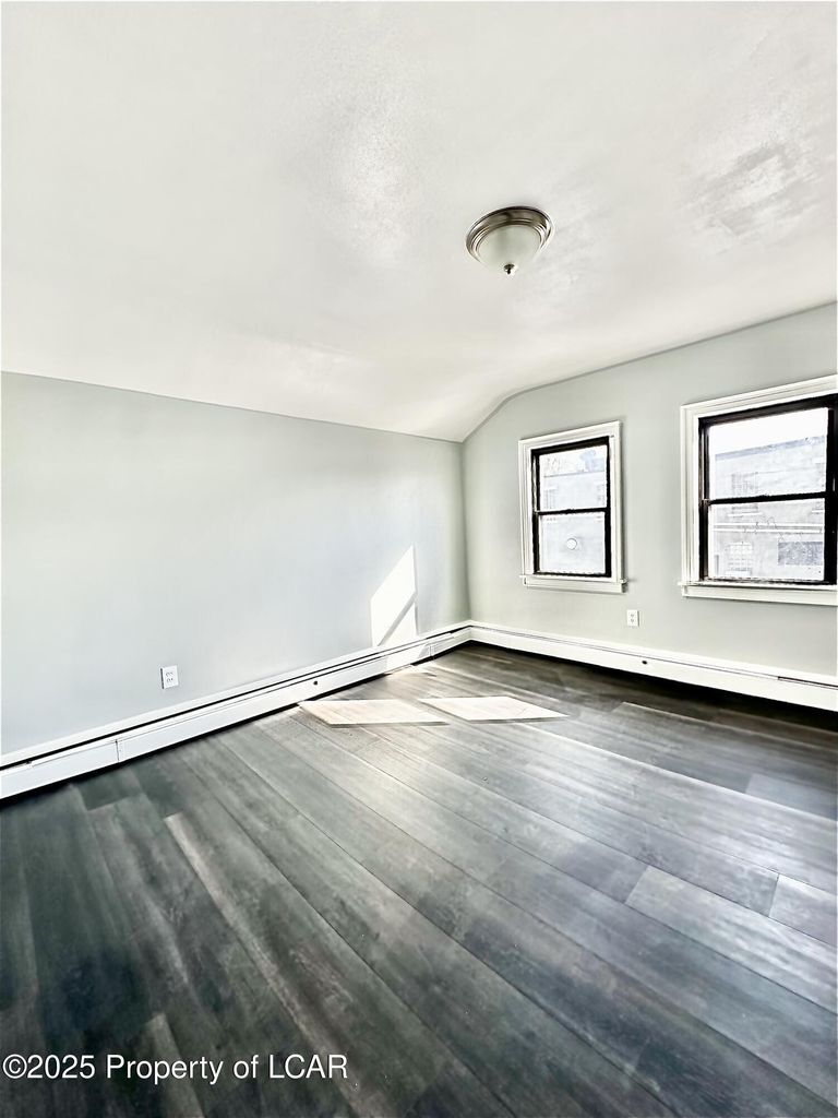 Building Photo - 164 N Washington St