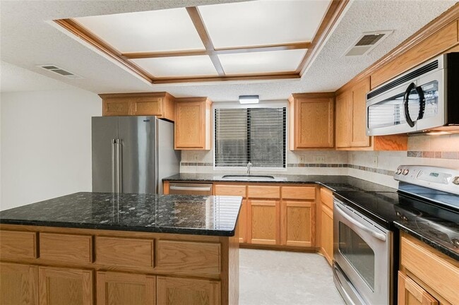 Building Photo - 8106 Chainfire Cove