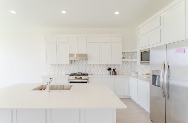 Building Photo - 6371 Iron Clover Dr