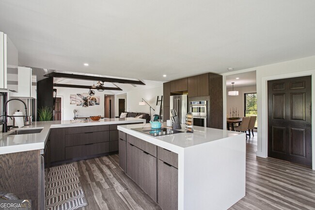 Building Photo - 120 Red Fox Run