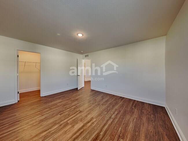 Building Photo - 8331 Merlin Dr
