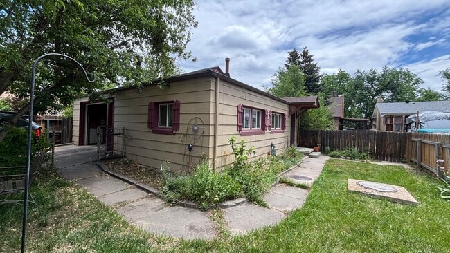 Building Photo - 2020 1/2 N Royer St-