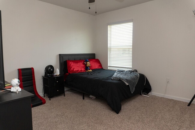 Building Photo - 1114 Valor Walk