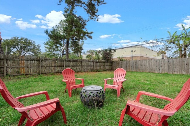 Building Photo - 5088 Helene Rd