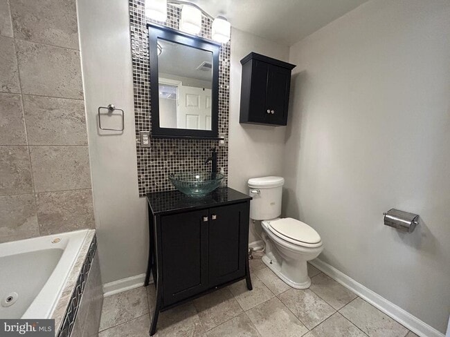 Building Photo - 40 E Barney St