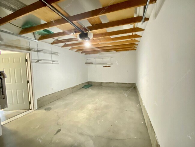 Building Photo - Charming 2 BR in downtown Bend - flexible ...