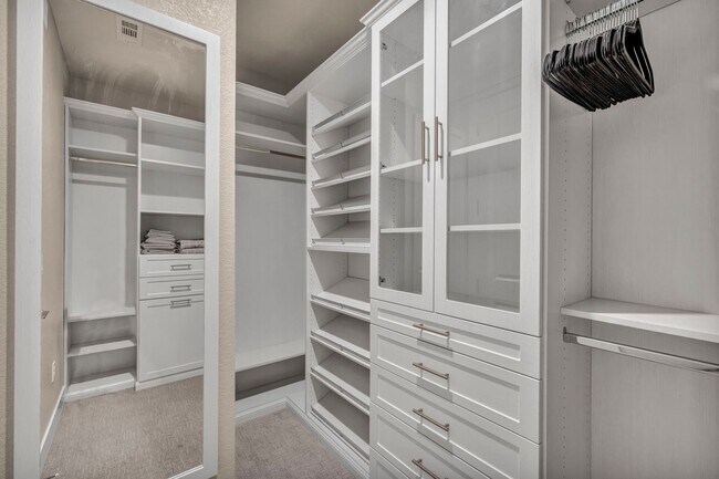 Building Photo - 619 Camargue Trl