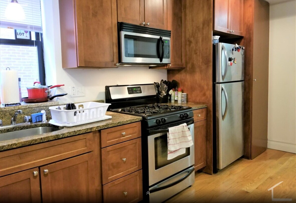 Building Photo - 66 Louis Prang St