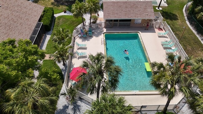 Building Photo - 5037 Village Garden Dr