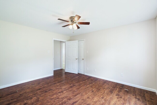 Building Photo - 182 Megan Ln