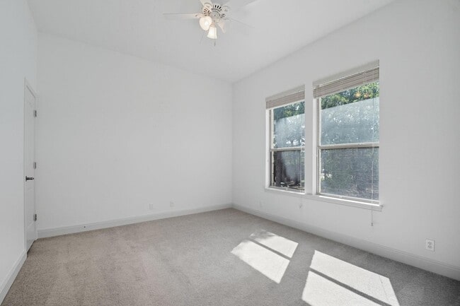 Building Photo - 117 Hornsby Trail