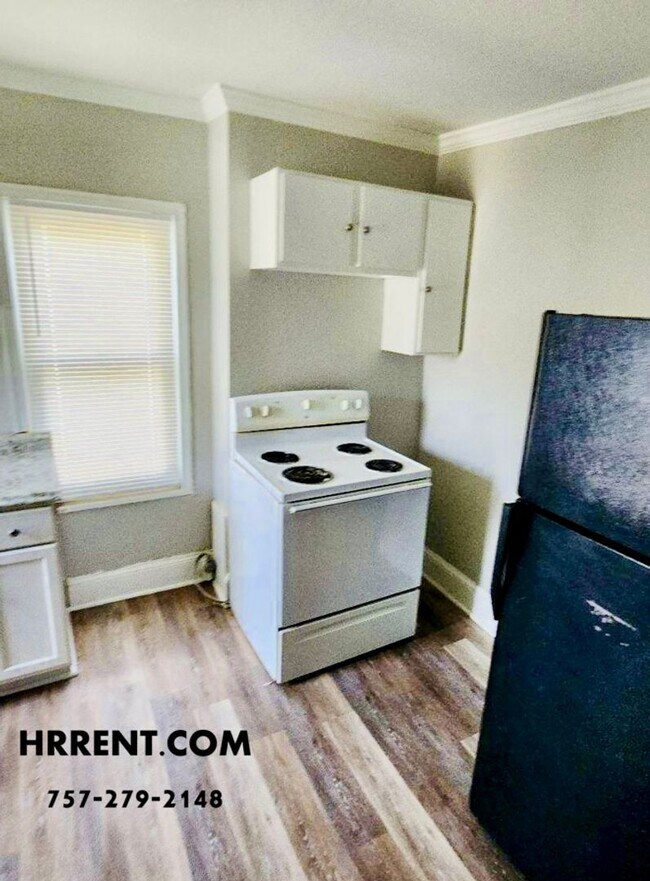 Building Photo - 2846 Grandy Ave