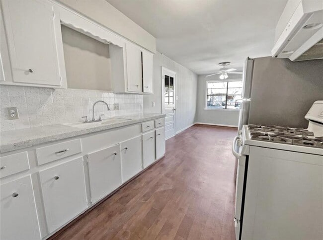 Building Photo - 809 Cub Ln