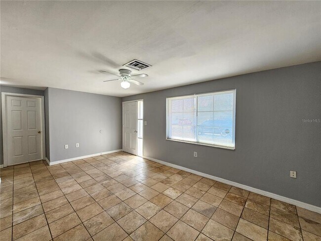 Building Photo - 3029 Kilburn Rd