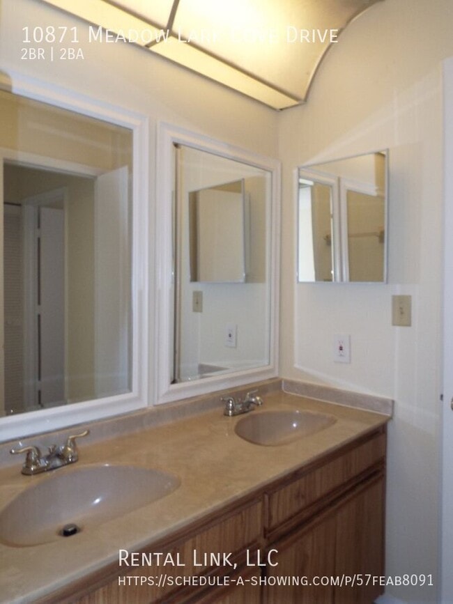 Building Photo - 10871 Meadow Lark Cove Dr